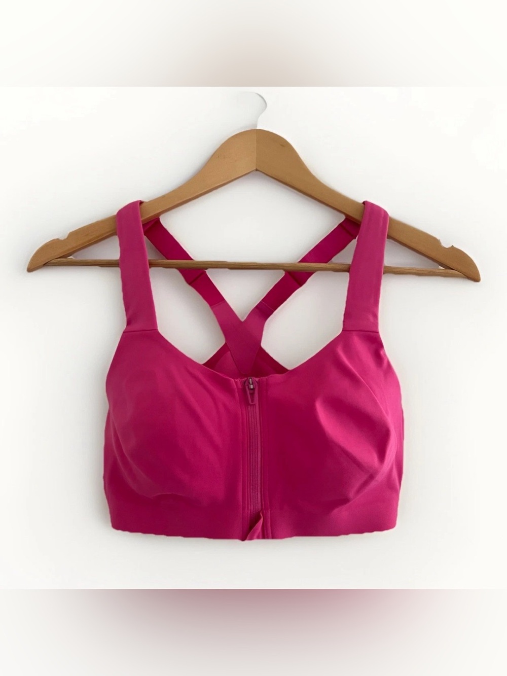 Victoria Secret Knockout Front Zip Sports Bra 34D